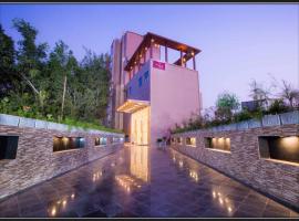Regenta Central Grand Exotica, hotel a Pune