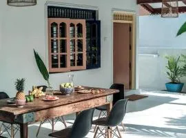 Kumudu Holiday Home