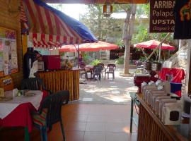 The Octopus's Garden Hostel, hotel em La Cruz de Huanacaxtle