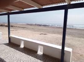 Casa de playa de boca de río Primera fila - Playa planchon, hytte i Tacna