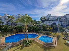 Luxury Apartment in Playas del Duque , Puerto Banus by Holidays & Home, luksushotell Marbellas