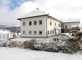 HOCHFICHTBLICK Apartments, hotel with parking in Ulrichsberg