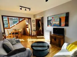 Casa Mya. A Modern Duplex in the Spanish Pyrenees