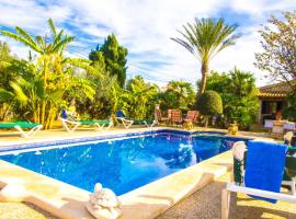 Beautiful, sunny villa with wifi, hotell i El Port