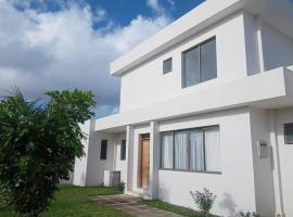 Entire residential swahili home-Vipingo, ξενοδοχείο με πάρκινγκ σε Kikambala