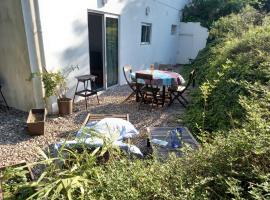 T2 rez de jardin 5 min de Cassis, hôtel à Carnoux-en-Provence