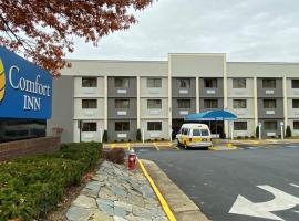 Comfort Inn Herndon-Reston, B&B in Herndon