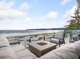 Beachfront Luxury Suite #19 at THE BEACH HOUSE, lägenhet i Campbell River