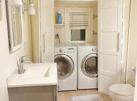 5STAR Close2BOSTON Private Stylish HOME +W/D+Wi-Fi, hotel in Marlborough