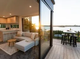 Harbour Haven - A Sunset Oasis! - By KOSH BNB