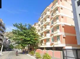 Lindo Apto 2 quartos com suíte na quadra da prainha!