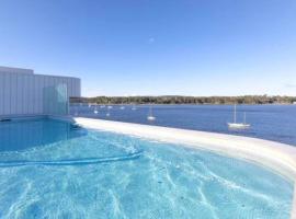 Bella @ Ohana, hotel with pools in Batemans Bay