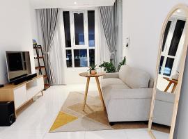 L&aacute; Homestay - Marina Plaza Balcony Apartment with City or River View, haustierfreundliches Hotel in Long Xuy&ecirc;n