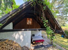 Uriges Bauernhaus in den Bergen, rumah liburan di Altendorf