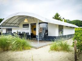Recreatiepark Duinhoeve 7, kamp s luksuznim šatorima u gradu 'Udenhout'