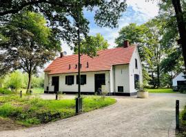 Alluring Holiday Home in Erp near Forest, semesterhus i Erp