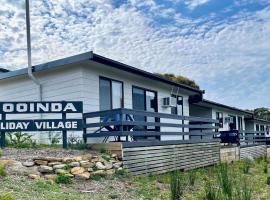Cooinda Holiday Village Cabins, apartment in American River