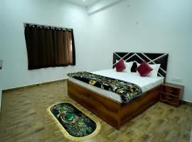 Hotel SD GRAND PALACE Near Shri Radha Krishna Vivah Sthali, Bhandirvan, Vrindavan