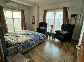 Aesthetic Scenic Luxurious Apartment - Bahria Heights, hotel in Rawalpindi