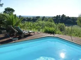 Chalet, quiet, with view and pool (at summertime)