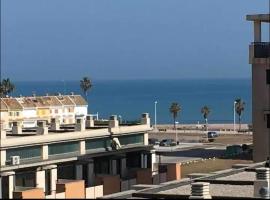 Piso acogedor con vistas al mar, διαμέρισμα σε La Torre