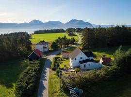 Haus auf der Insel Skuløya, biệt thự ở Ålesund