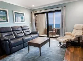 Spectacular Views & Comfortable Luxury Oceanfront 2 Bdrm