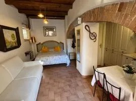 LA SUITE