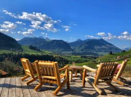 Chalet authentique avec magnifique vue – domek górski w mieście Schwarzsee