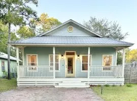 Serene Beach Cottage near 30A Beach and Bay