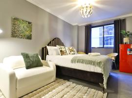 Vintage Charm Oasis - CBD Living with Parking, apartment in Sydney