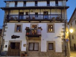 Hotel La Casa Chacinera, hotell i Candelario