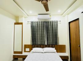 HOTEL EKANT, hotel in Daulatābād