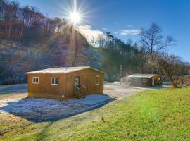 Peaceful Beattyville Cabin Near Red River Gorge!, hotel en Beattyville