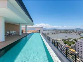 Studios Tower - Prédio com piscina e estacionamento