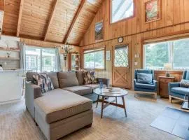 Play Chalet MCA 489 - Meredith Lodging