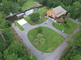 Waterfront 6 Bedroom Retreat Boat Ramp Pool Table