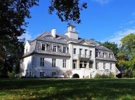 Schloss Selchow - Villa am See - 60 min von Berlin Zentrum, hôtel à Selchow