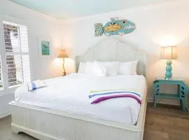 Two Bedroom Two Queen and One King, Sleeps 6