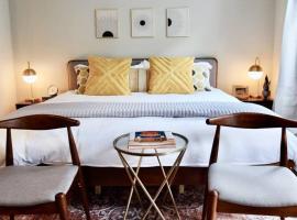 Mid-Century Modern Studio CHOC & St. Joseph, hotel a Orange