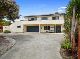 The Bowentown Bach - Waihi Beach Holiday Home, cabana o cottage a Katikati