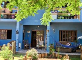 Casa aconchegante térrea à 3min de carro do centro e praia central: Garopaba şehrinde bir tatil evi
