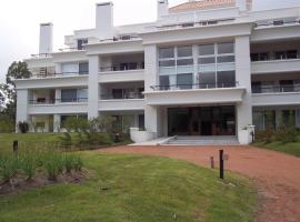 Green Park Punta del Este, hotel dengan jakuzi di Punta del Este