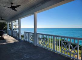 Turquoise Escapes, cabana o cottage a Black Point