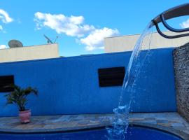 Casa espaçosa com linda piscina、ポルト・ヴェーリョのホテル