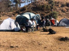 Shivoham valley view camps, кемпинг в городе Массури