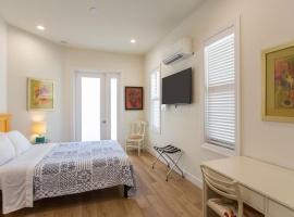 Sorrento Cabana, ξενοδοχείο σε Naples