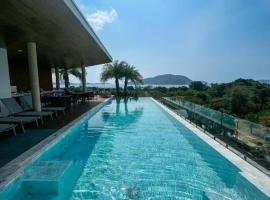 Luxury Resort Rawai, hotel with jacuzzis in Rawai Beach