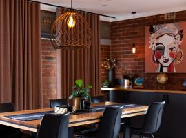 Linear Guest Apartment - Luxury in the city, hotel in Hobart
