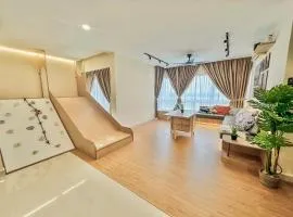 Family Luxury Condo with Slides near Legoland, Medini Signature by KidsCastle